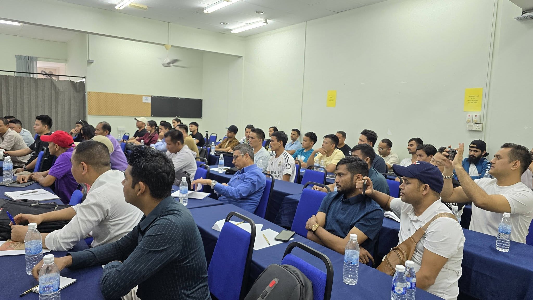 Large Paradeshi ko Personal Finance training hall